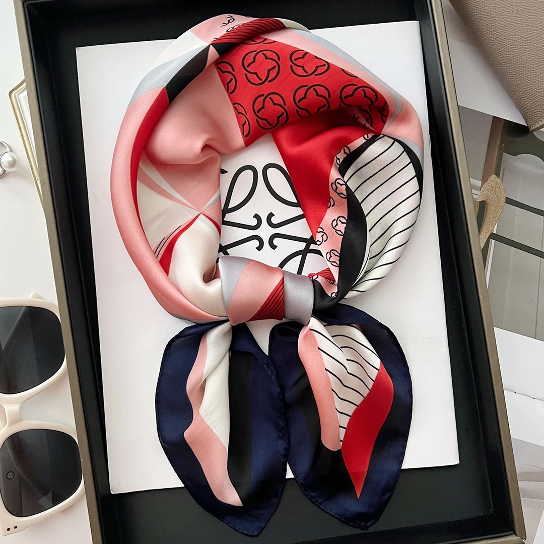 2024新款丝巾气质穿搭小方巾夏季头巾发带春秋百搭护颈职业小