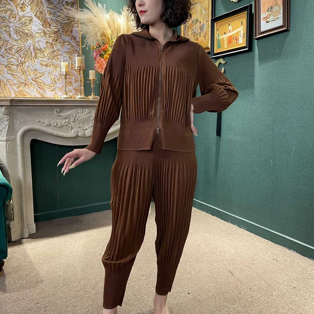 【运动套装】2025春季新款潮流宽松褶皱大码女装时尚休闲外套两件套