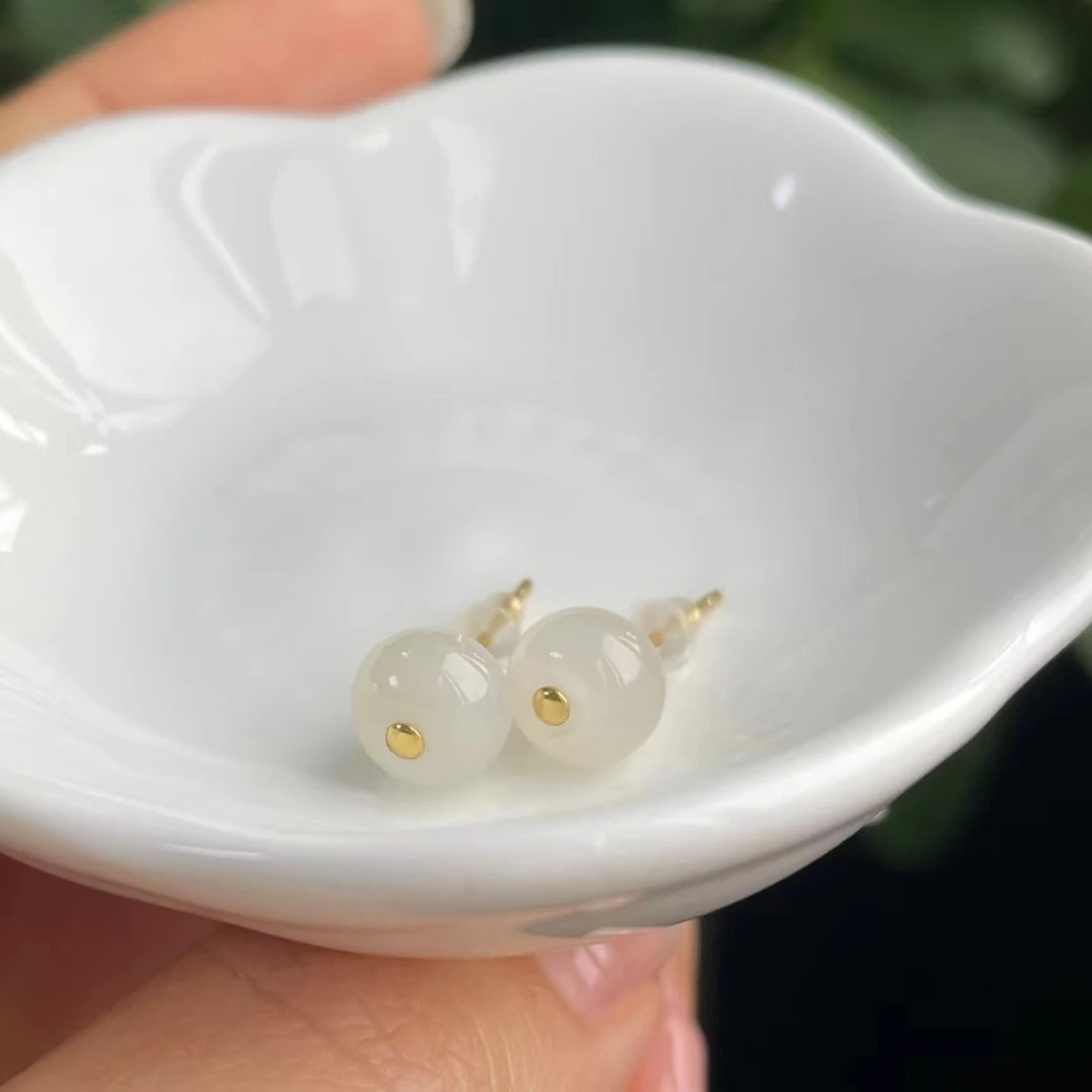 【珠宝兄弟 兄弟专享】约8mm和田玉苹果珠耳钉S925银