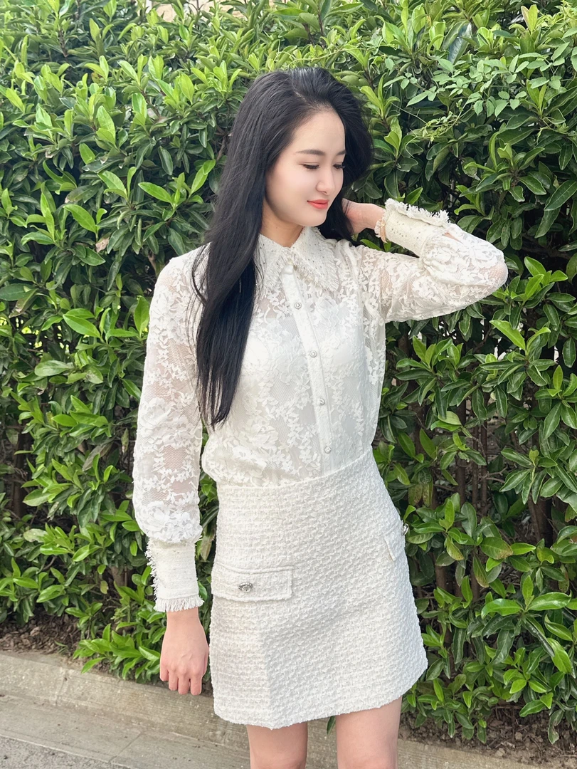 2024秋冬新款小香风高腰显瘦气质白色A字毛呢短裙女P162203D