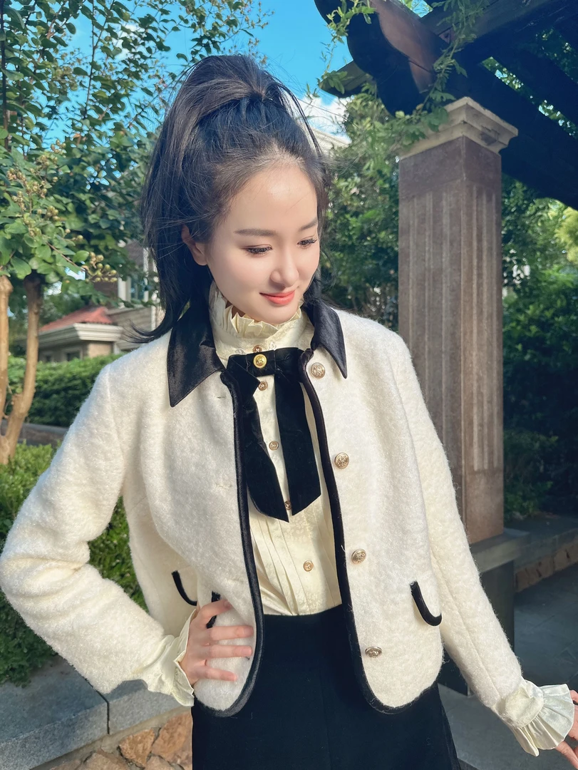 2024秋冬新款小香风浮雕扣羊驼毛呢外套女P161001D