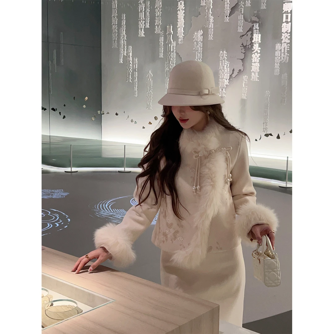 糯 内里90白鸭绒+狐狸毛拼接刺绣新中式国风外套套装女