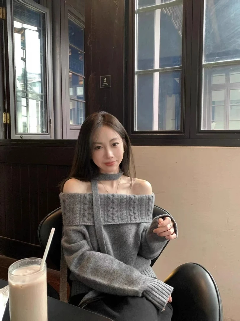 韩系灰色一字肩毛衣女秋冬高级感外穿宽松慵懒风独特漂亮针织上衣