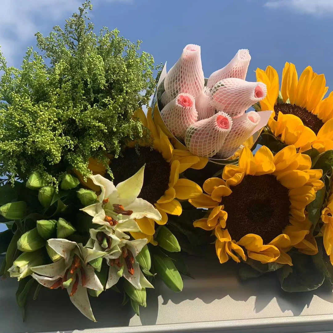 【影星10支+百合10花苞【3-5支】+向日葵3支+配草】冷链包邮,云南基地