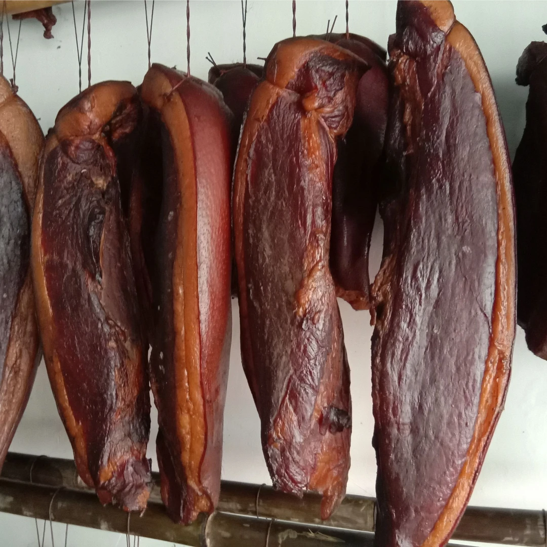 贵州农村传统烟熏腊肉腊后腿