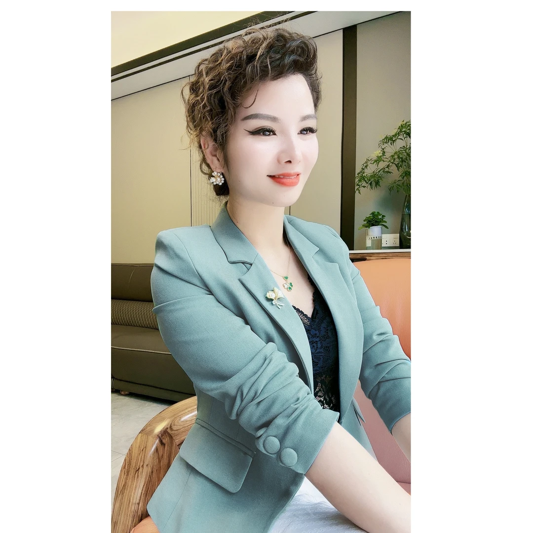 糖糖严选短款时尚气质修身小西装0924