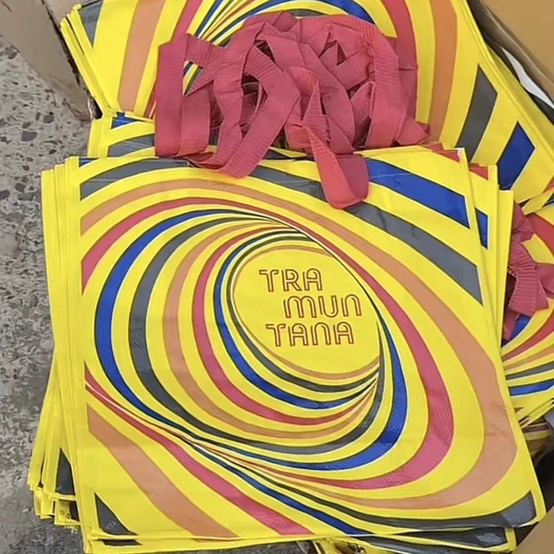 发2加1个！黄色彩条购物袋42X45X18CM