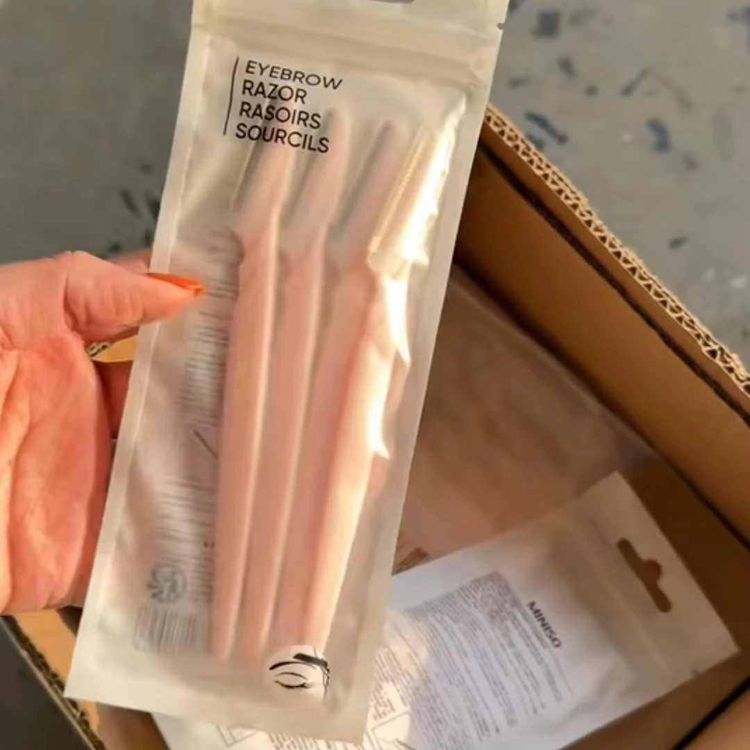 3月4号—4号发3包！粉色修眉刀