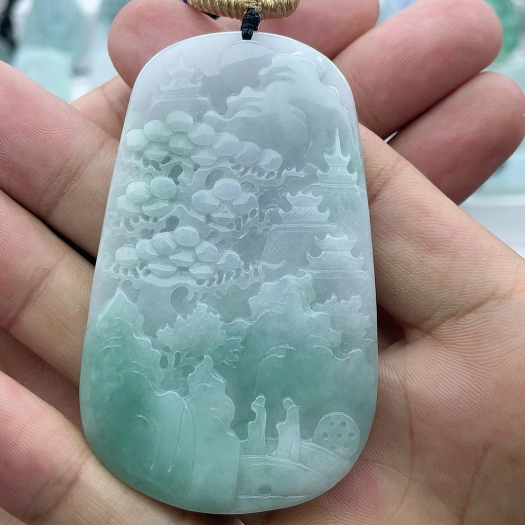 翡翠颈饰未镶嵌半*翡翠