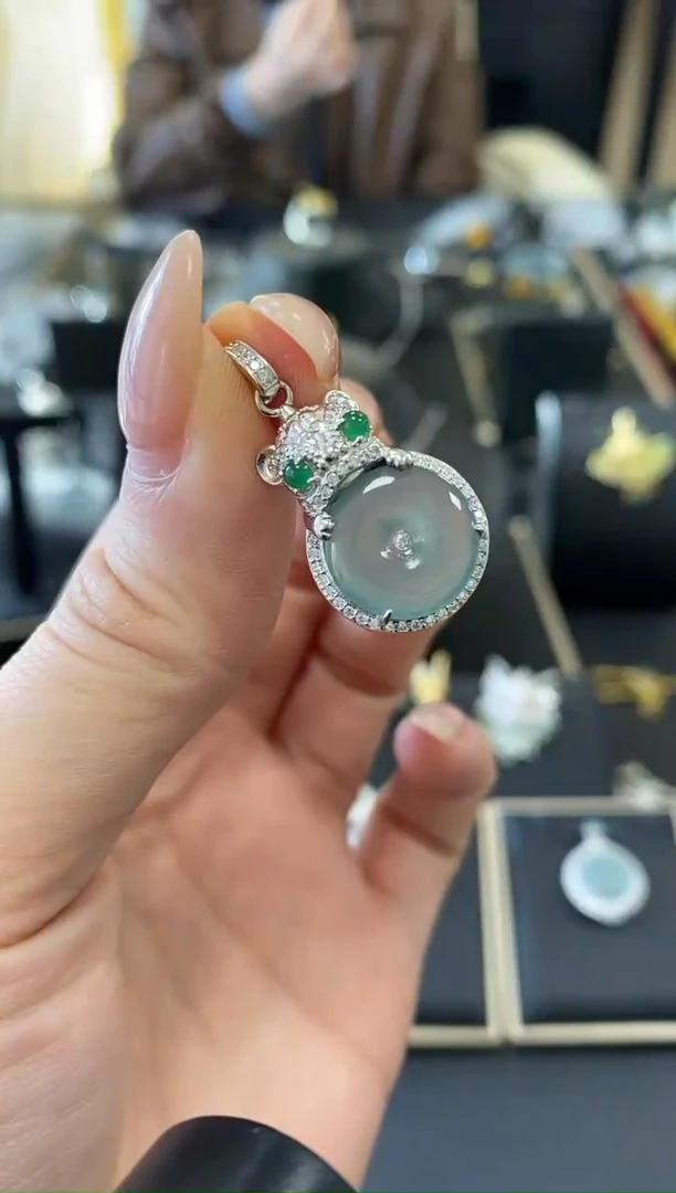 【闪购商品】翡翠吊坠银S925镶嵌多样性一件发货
