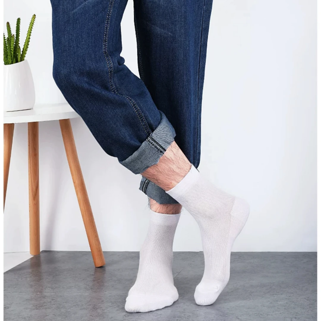 袜子男   黑白中筒袜  吸汗透气防臭