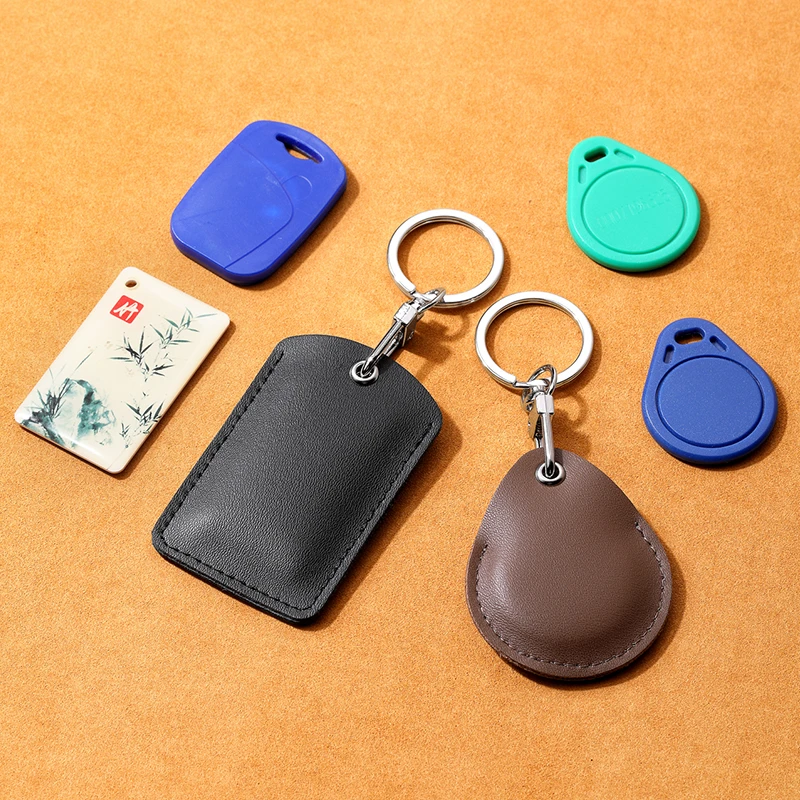 真皮门禁卡卡套可感应小区电梯卡保护套小号水滴形迷你钥匙扣一体