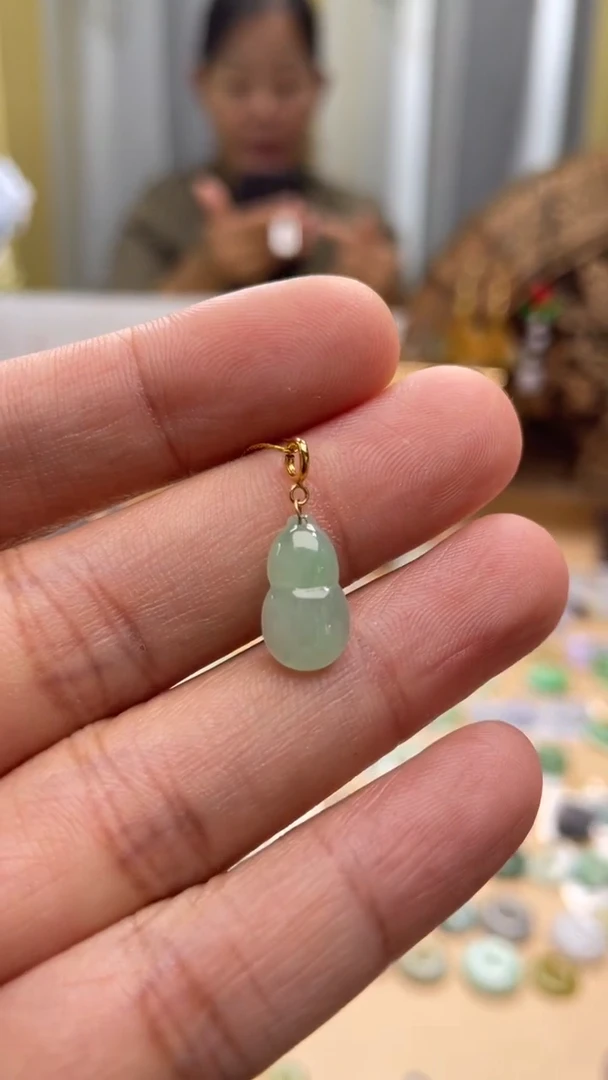 【闪购商品】翡翠颈饰18K金镶嵌葫芦
