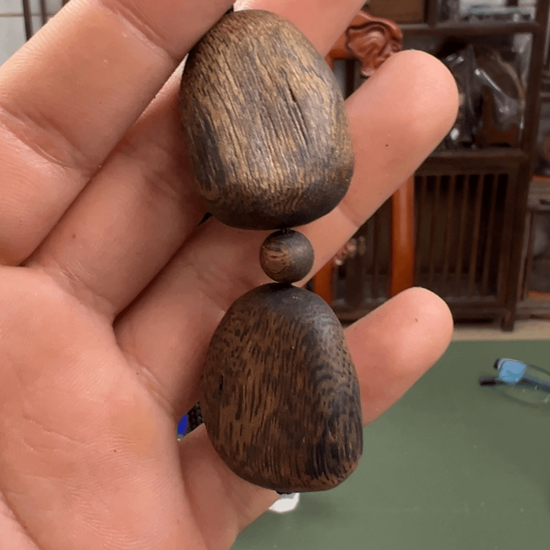 沉香吊坠透顶绿沉水浮块料10g