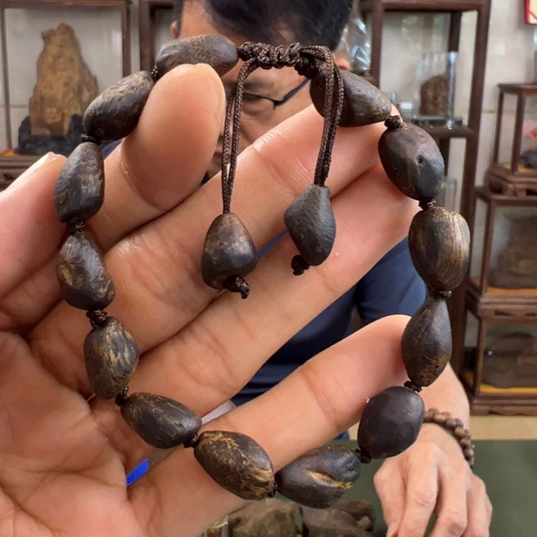 沉香手串透顶绿沉水包头卡8/7g+