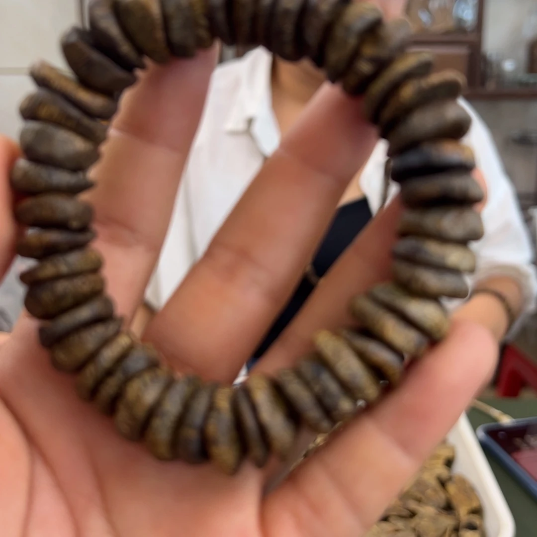 沉香手串海南老白棋包壳单圈1.6/25g➕