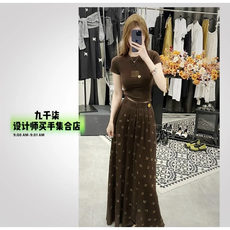 高定短袖套装显瘦高腰时尚夏气质洋气宽松烫钻上衣+半身裙配花朵