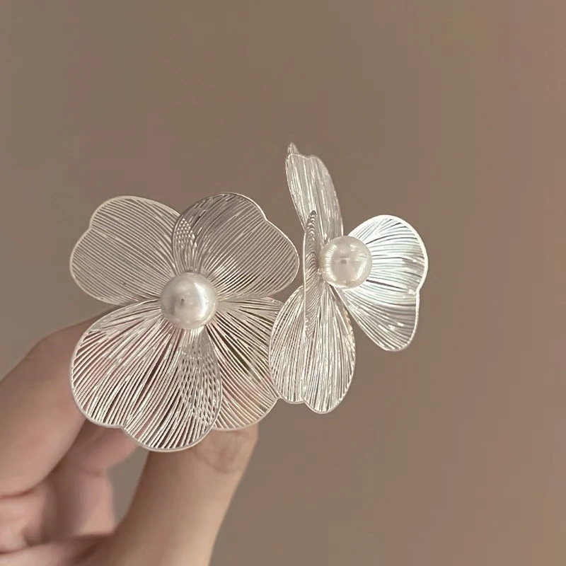 晓梦水雾花园超仙法式蝴蝶花朵耳环轻奢高级感小众设计气质简约潮