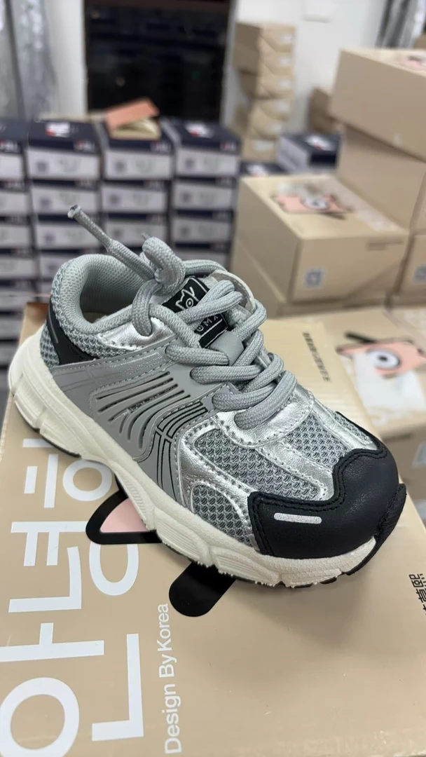 运动鞋2024新款四季中小童防滑轻便跑步鞋网面透气老爹鞋6J05