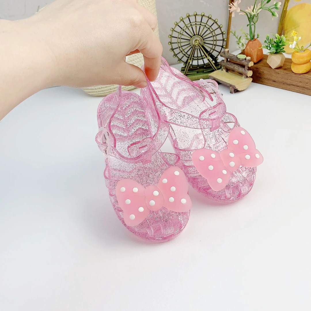 蝴蝶结水晶凉鞋女童夏季外穿百搭配裙防滑软底怀旧时尚沙滩鞋玩水