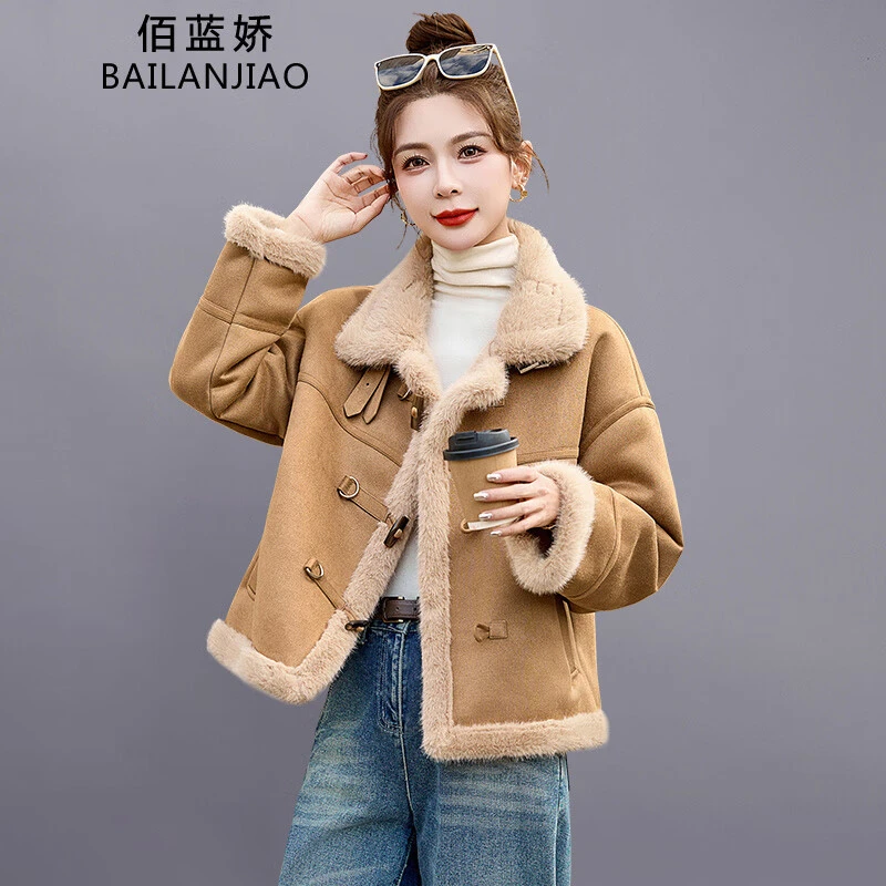 皮毛一体羊羔毛厚外套女短款2024冬新款牛角扣仿鹿皮绒机车服夹克