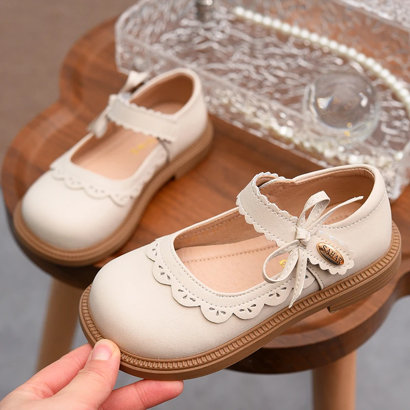 女童皮鞋公主童鞋2025新款春秋季小女孩真皮软底防滑休闲黑白鞋子