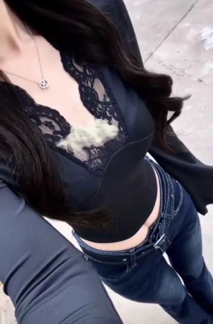 【KEKE】时尚性感辣妹蕾丝拼接长袖V领上衣女秋季复古修身牛仔裤子