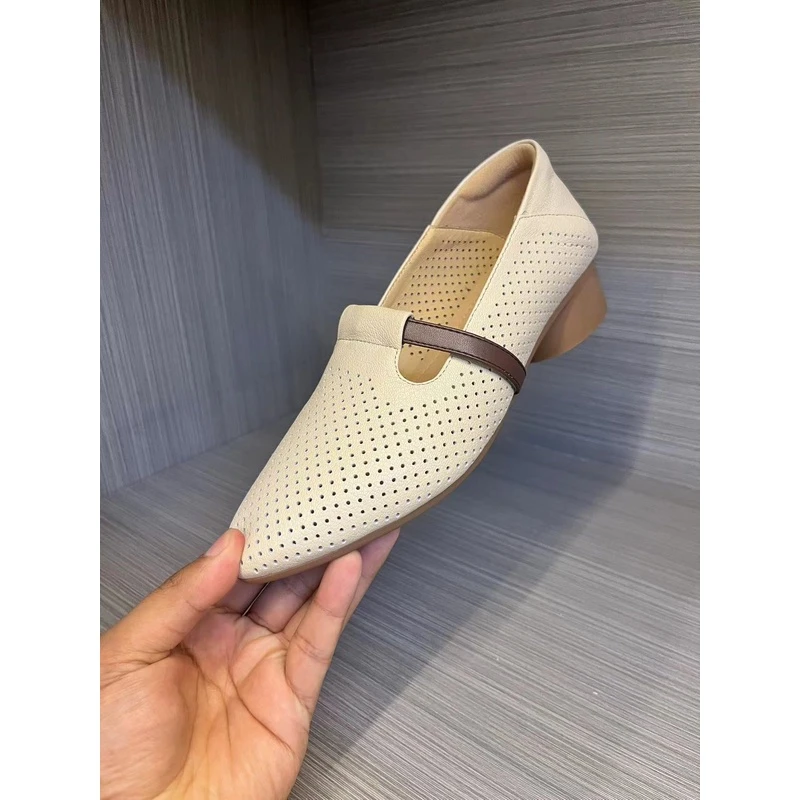 断码了 羊皮 跟3cm 春秋真皮单鞋女中跟法式复古粗跟玛洞洞鞋