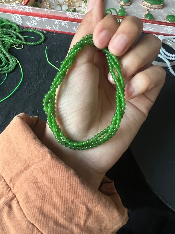 和田玉碧玉冰底辣绿小米妞妞链