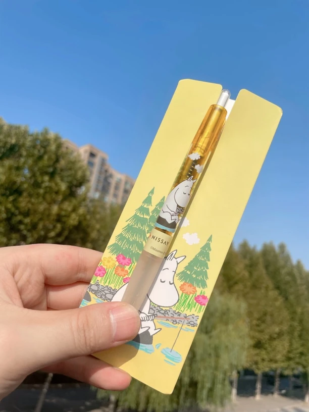 百乐环球史努比姆明中油笔