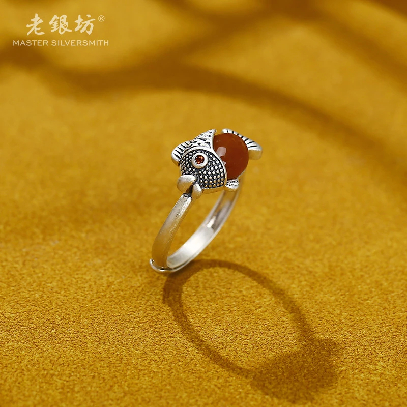 【老银坊】s925银玛瑙嘟嘟鱼戒指 0031880
