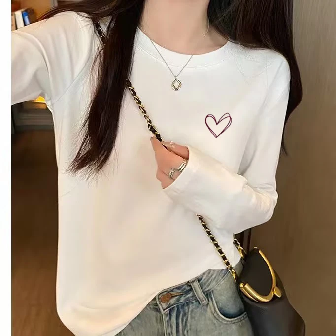 秋冬新款时尚韩版简约百搭休闲圆领爱心刺绣长袖T恤女 长袖打底