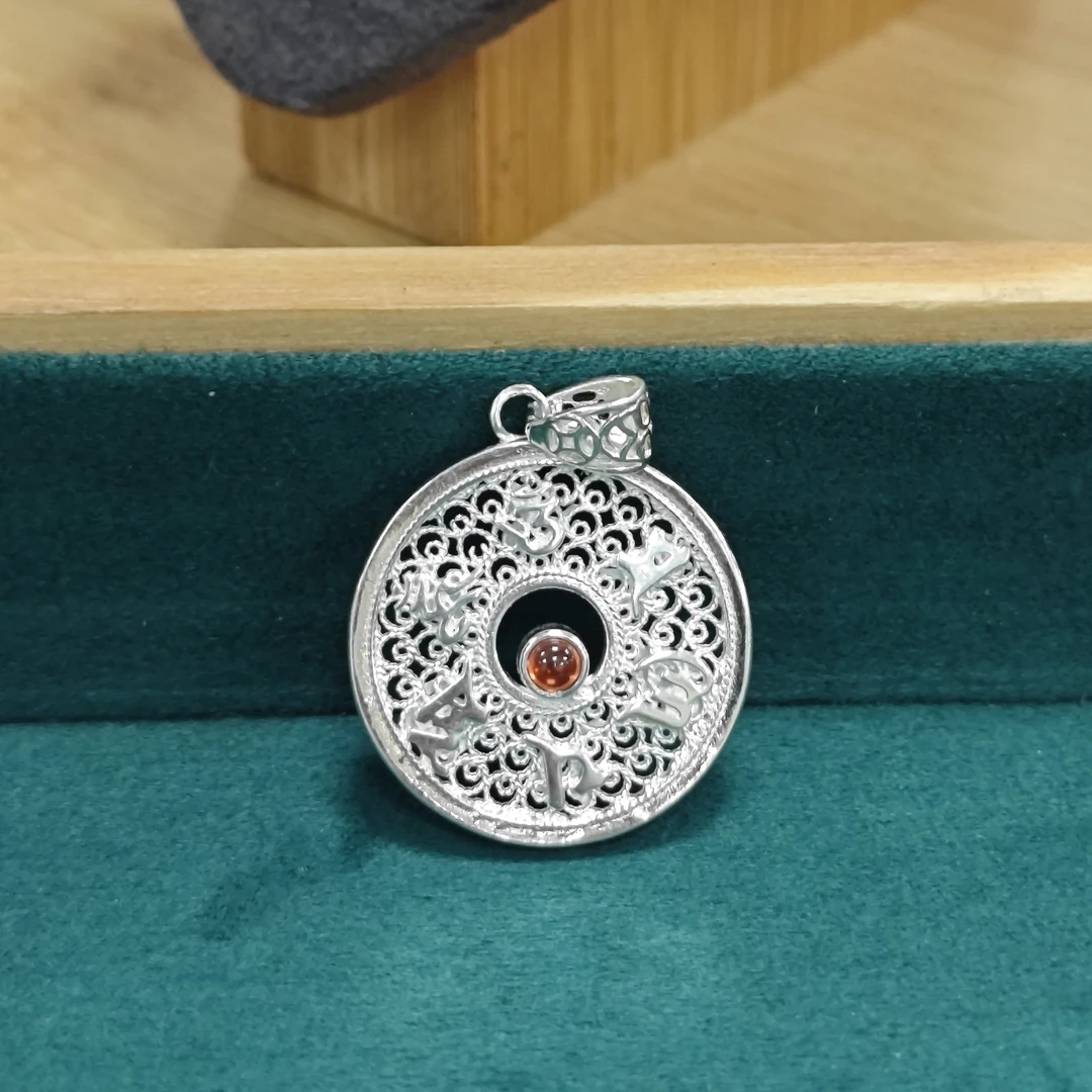 吊坠足银 【东哥直播】足银红六字圆盘吊坠23234600100