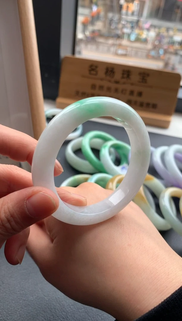 【闪购商品】翡翠手镯未镶嵌54.8