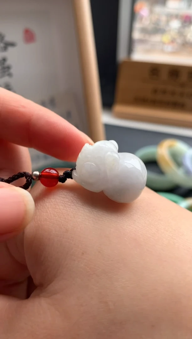 【闪购商品】翡翠颈饰银S925镶嵌猪