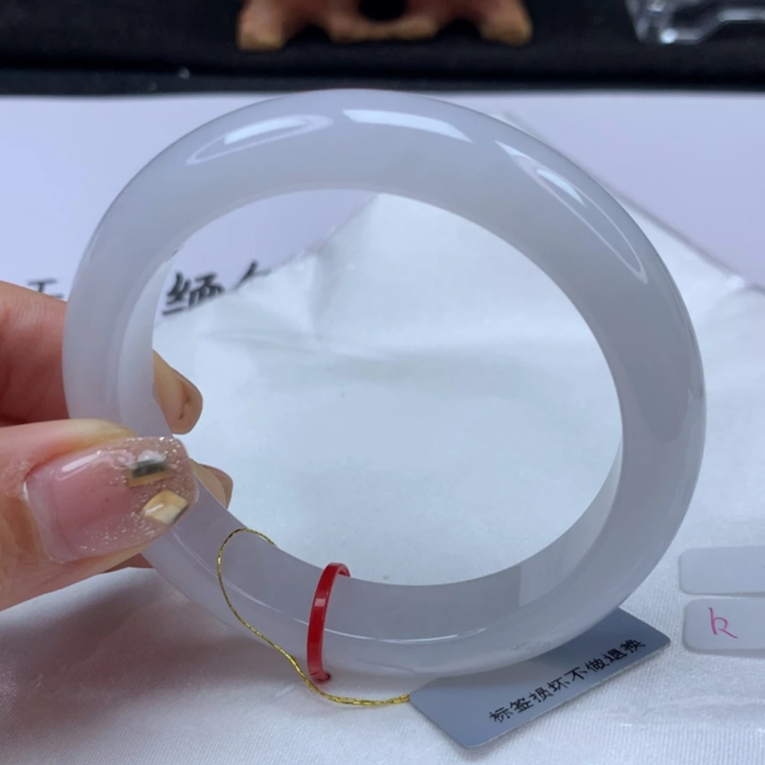 【闪购商品】翡翠手镯未镶嵌犹****）