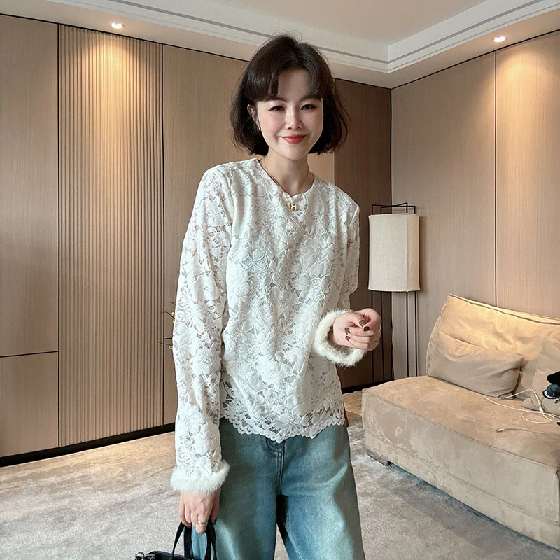 亲肤舒适气质百搭镂空水溶蕾丝花朵植绒拼毛袖口圆领T恤打底衫