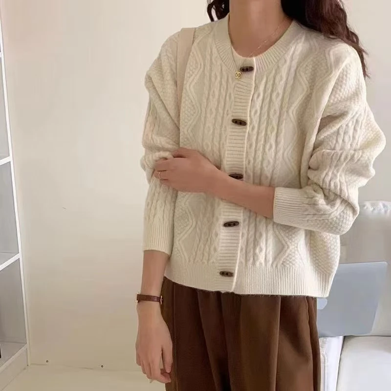 春季新款针织开衫外穿立体浮雕花纹设计感修身时尚百搭韩版木纹扣