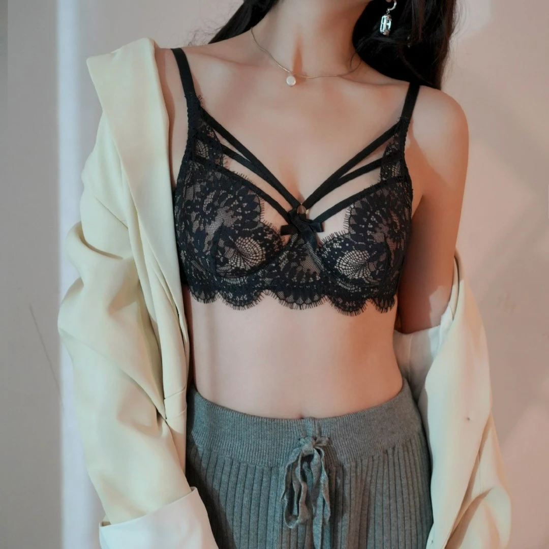 yina/一娜睫毛仙子超薄款聚拢蕾丝性感内衣无痕上托舒适女士文胸