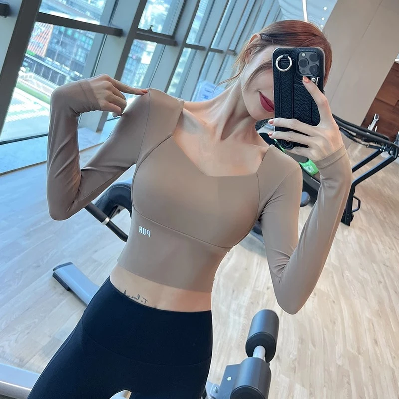 健身修身含胸垫瑜伽服短款紧身速干显瘦上衣跑步训练秋冬长袖新款