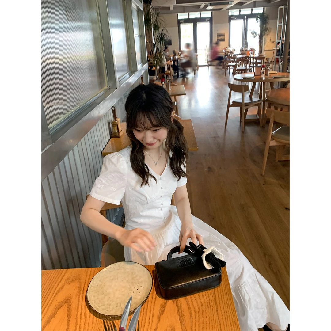 【你好卡农-蕾子】蝴蝶结刺绣V领收腰连衣裙收腰显瘦KL24Z3847D清清