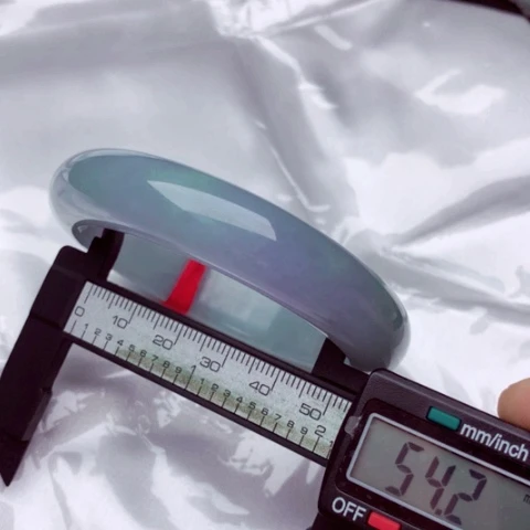 翡翠手镯未镶嵌手镯