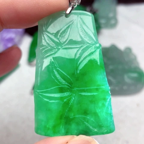 翡翠吊坠(不含链)未镶嵌