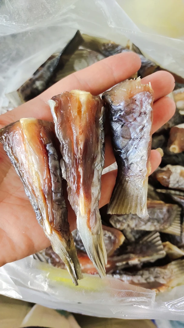 湖北特产阳干草鱼尾 先剁后晒 干香味更足1-4斤起包邮