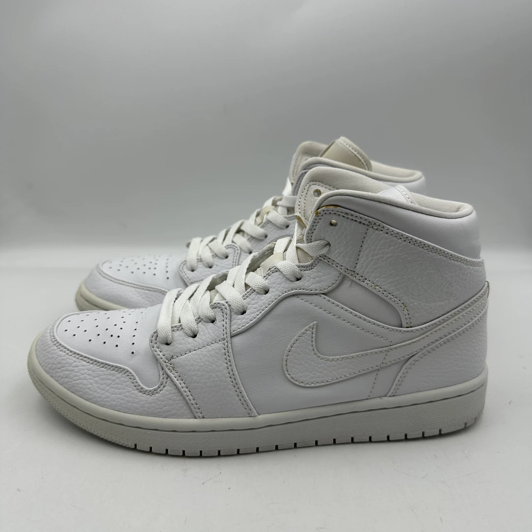 95新 43码 Air Jordan 1 板鞋 中帮/全白 公价699