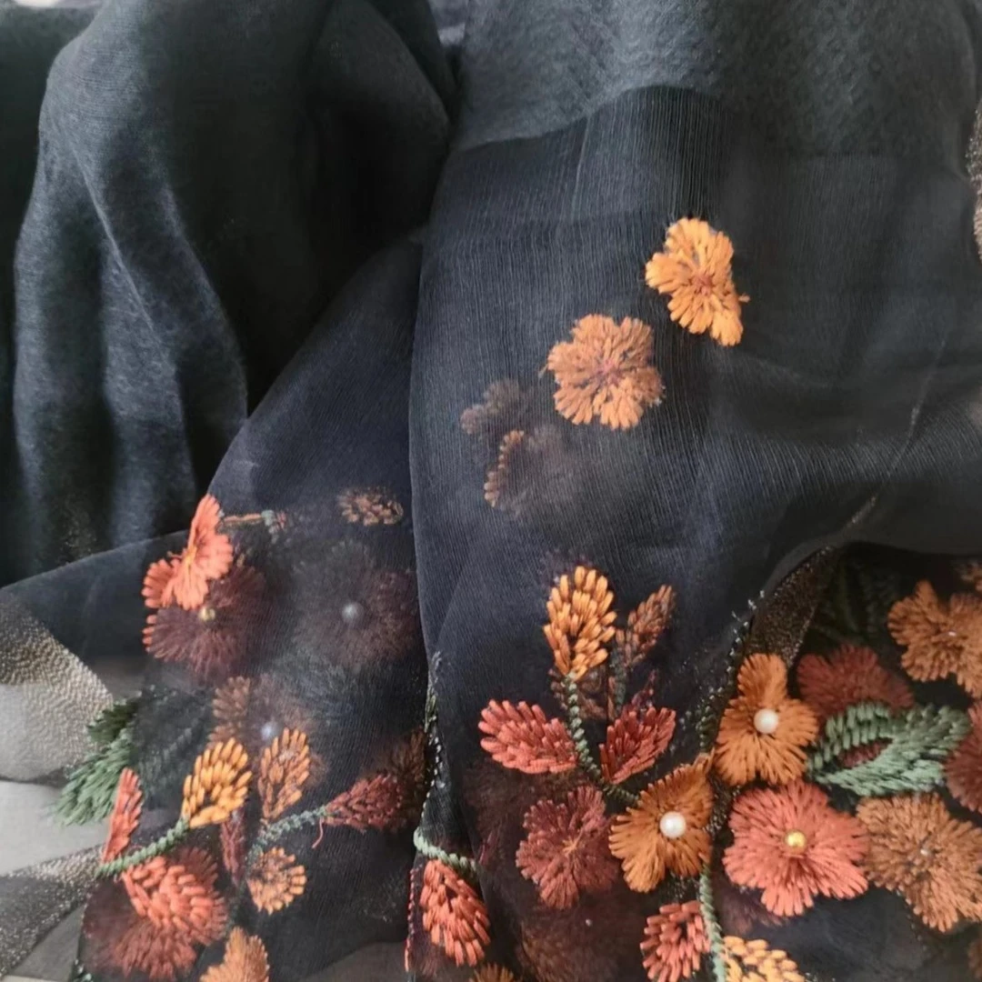 S-37-13 桑蚕丝羊毛65x175左右围巾长巾 黑色海棠花