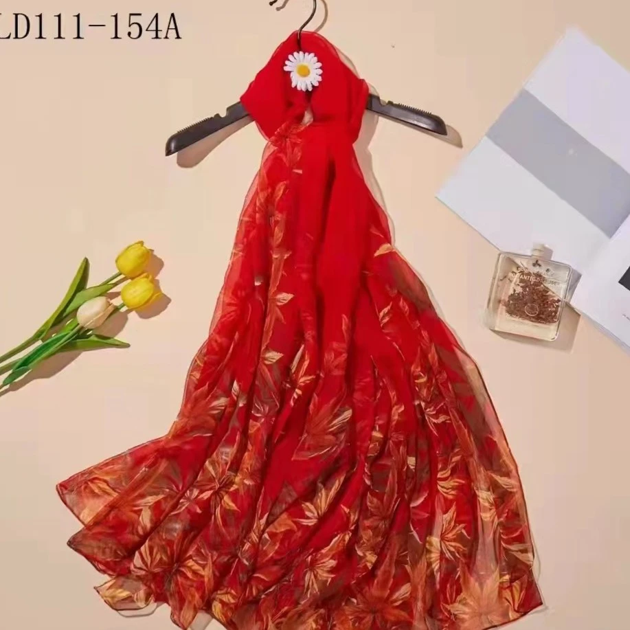 912  【红色枫叶】云朵纱 丝巾 沙滩巾  130x180