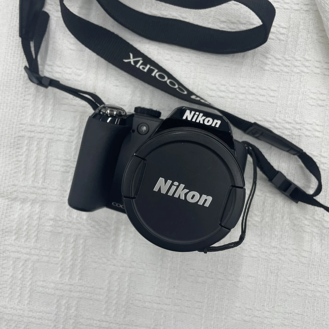 95新 Nikon/尼康 P90黑色1210万像素24倍光学变焦长焦不支持试用