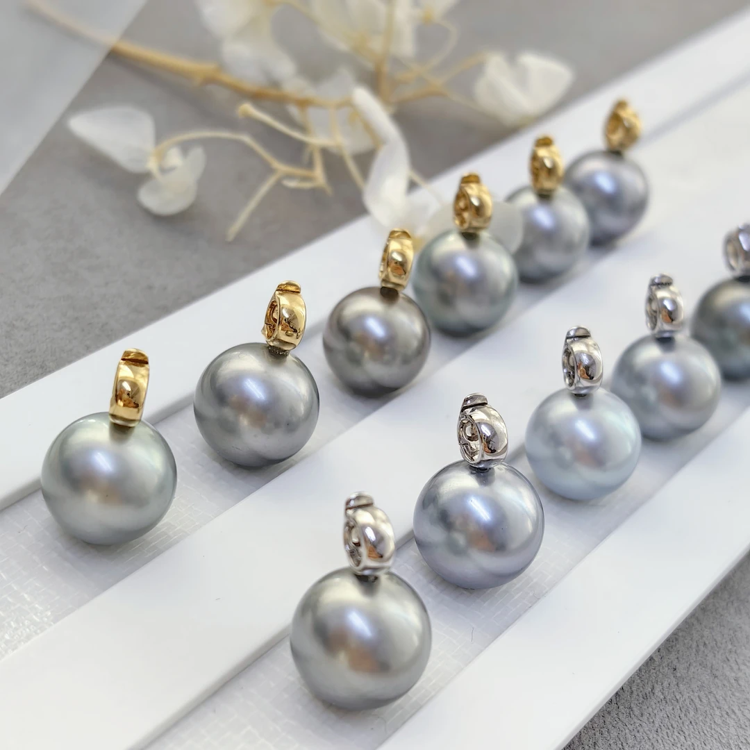 大溪地铂金灰    圆形活口扣吊坠  18k金  简约经典