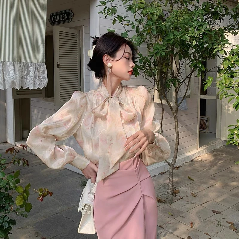 初晴独立法式淑女气春秋碎花气质长袖上衣夏季复古小众设计感时尚